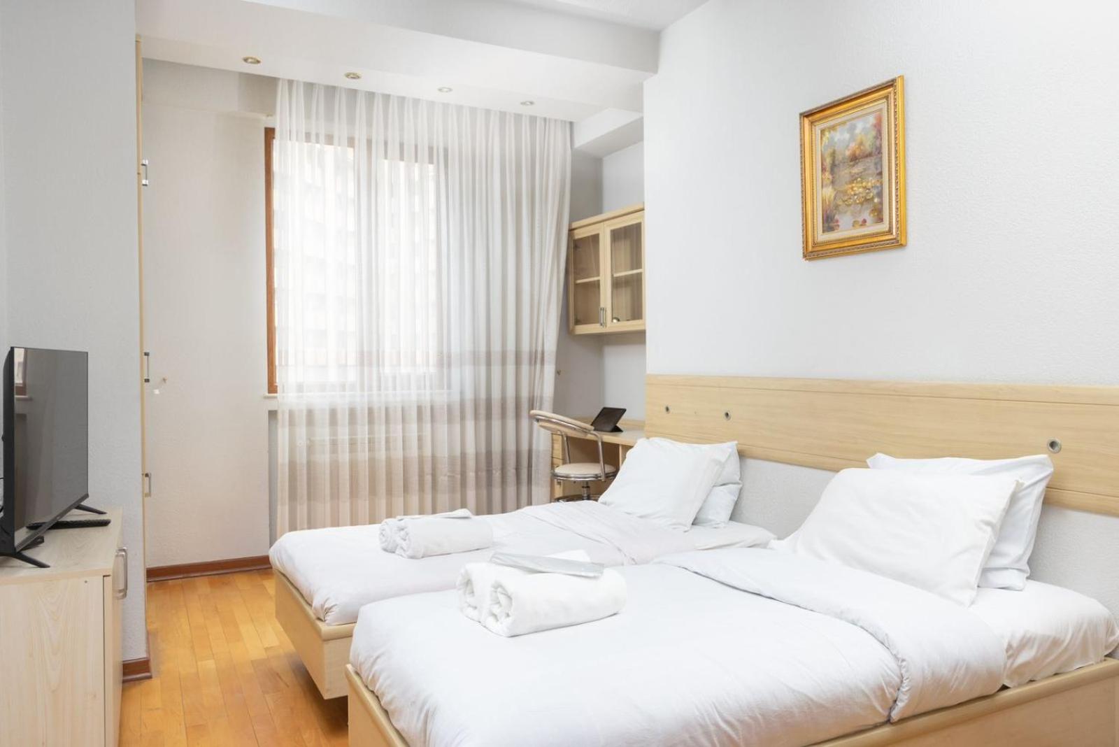 Saryan Street 2 Bedroom Large apt with Balcony