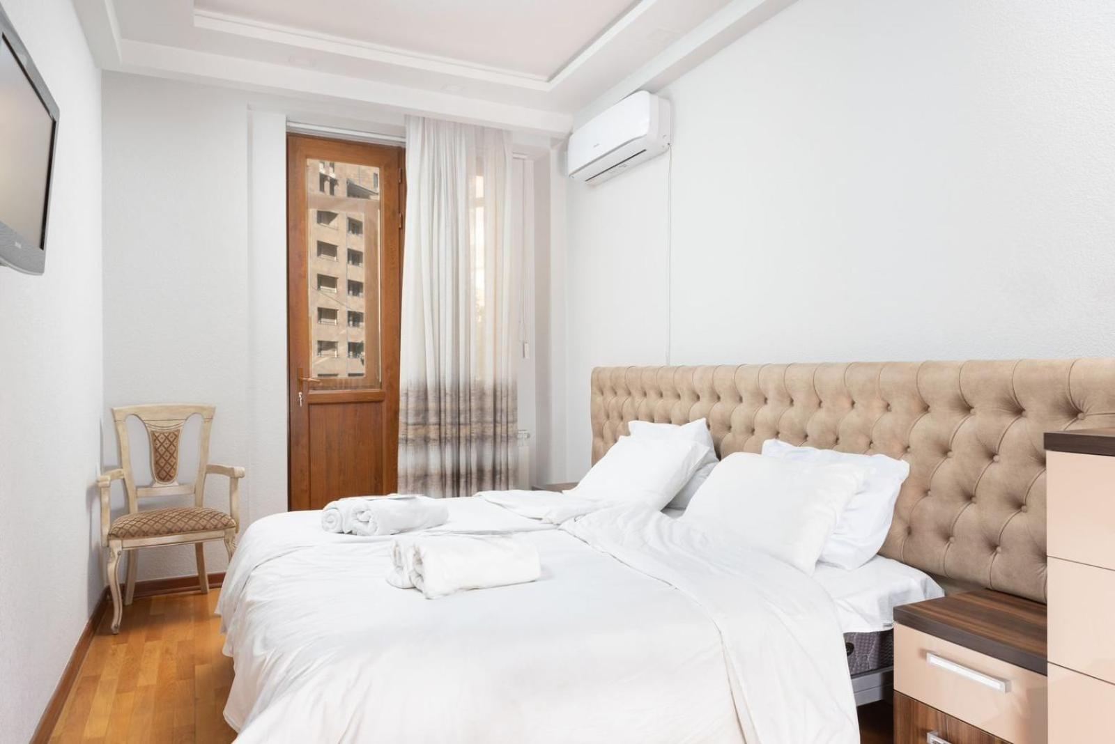 Saryan Street 2 Bedroom Large apt with Balcony
