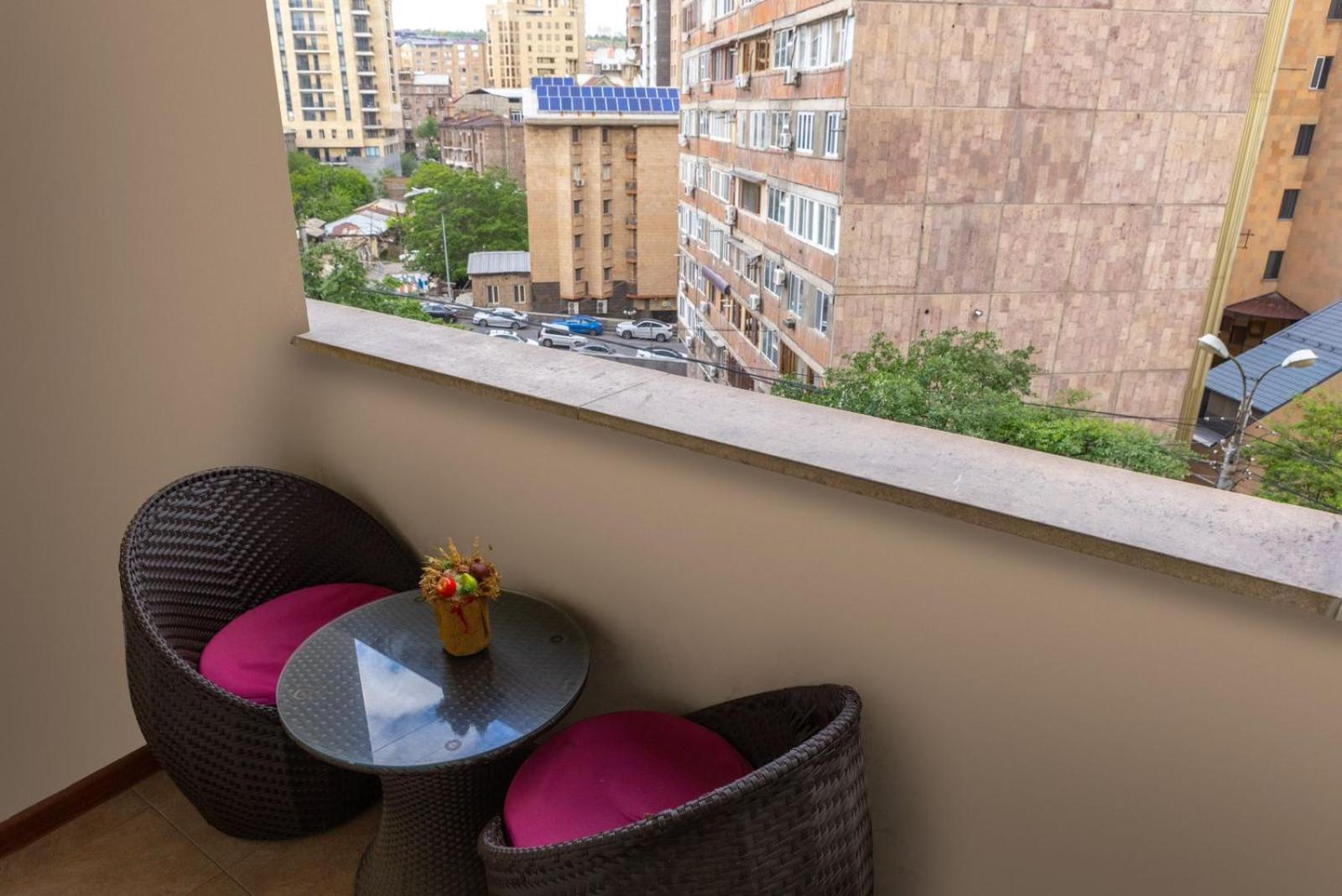 Saryan Street 2 Bedroom Large apt with Balcony