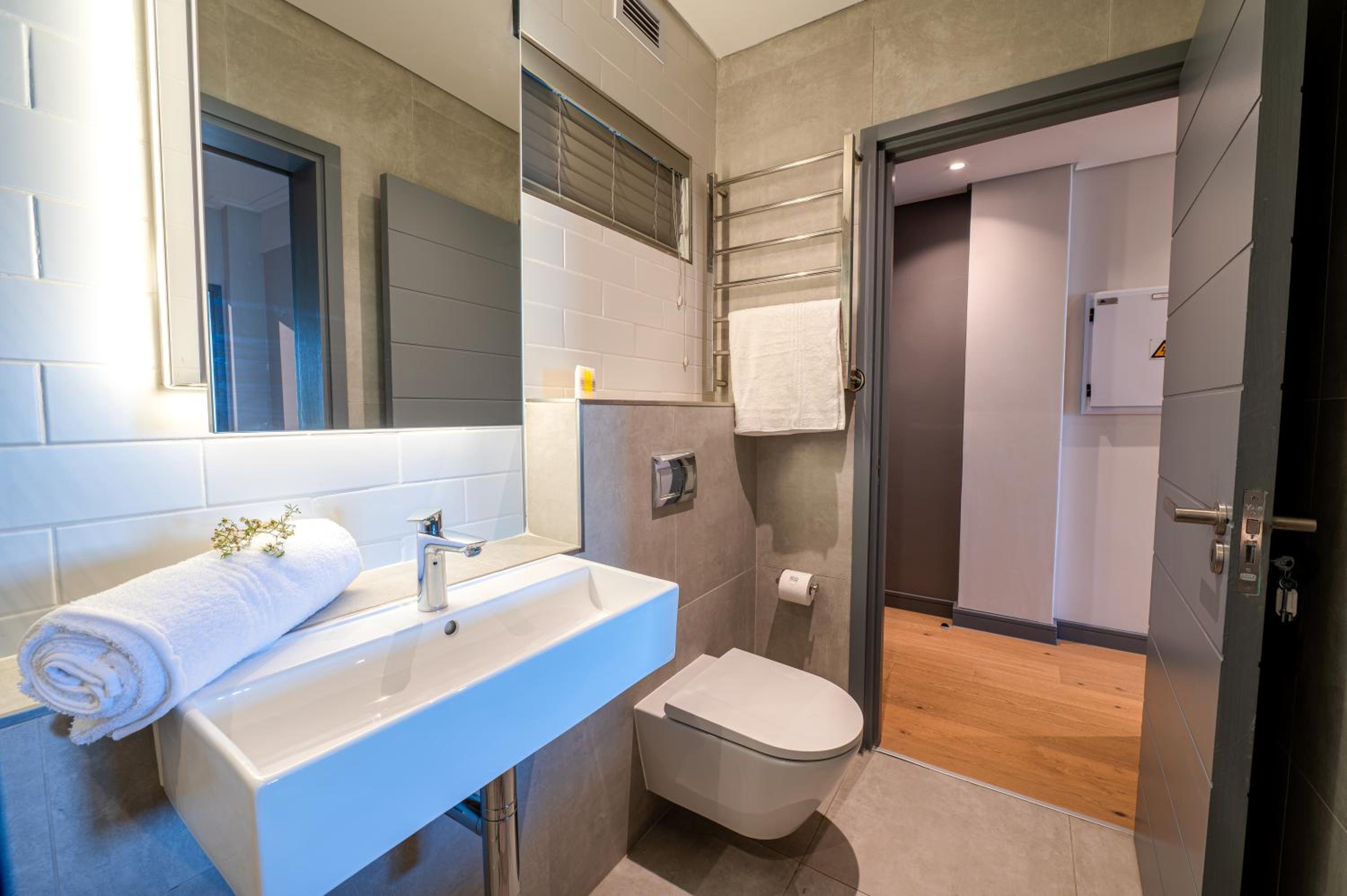 Luxury Beachfront Studio in Blouberg view 5