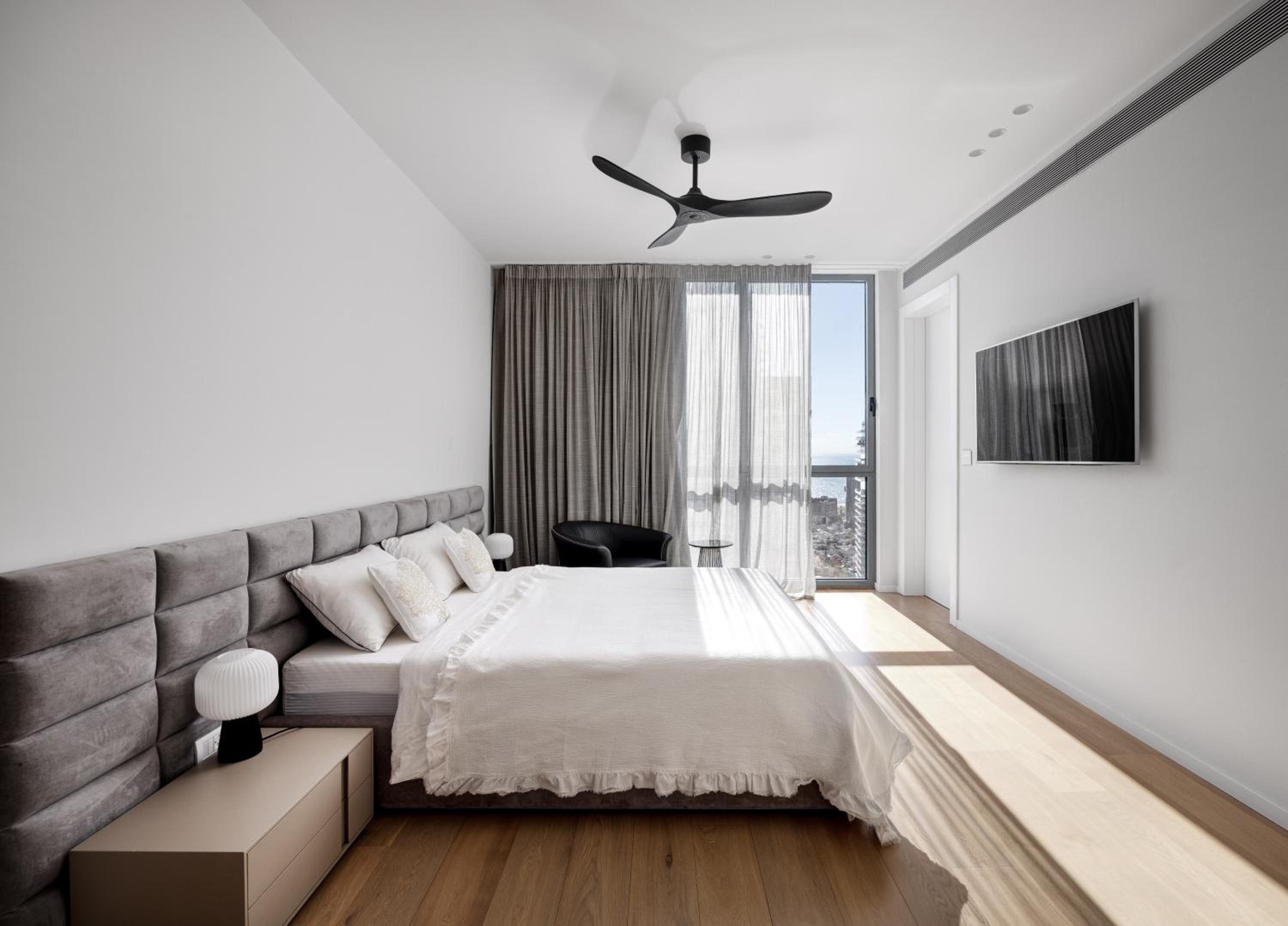 The Blvd Sky Elegant Apartment view 5