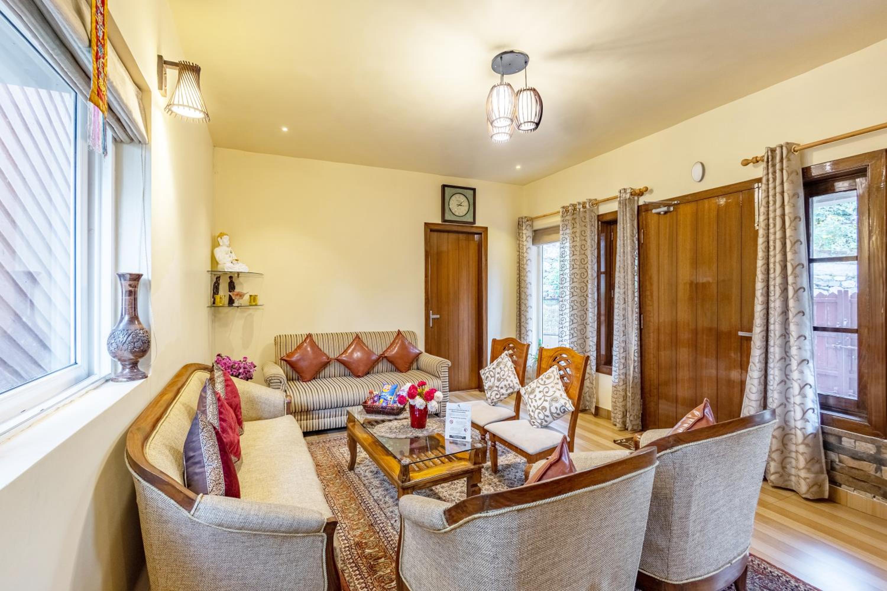 Alaya Stays 2 BHK with Garden & Balcony - Villa Harmony view 4
