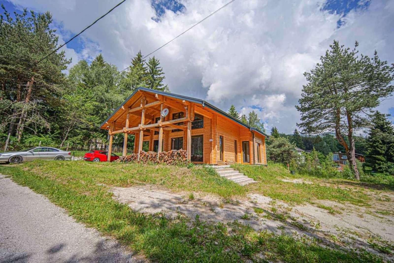 Villa Yarema Forest Residence