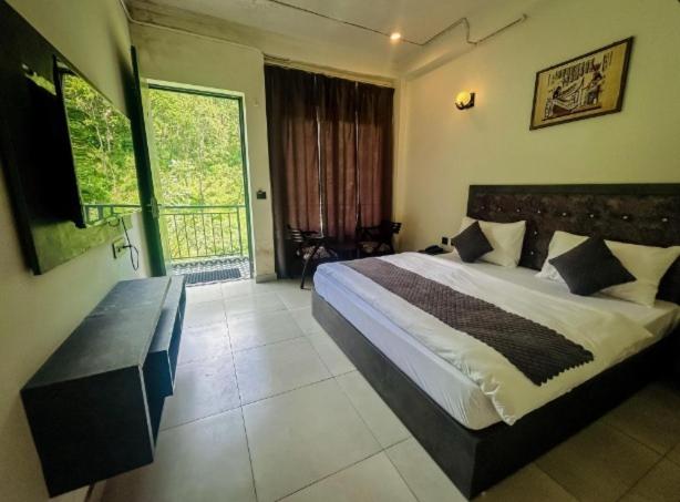 M-aple Hills Resort