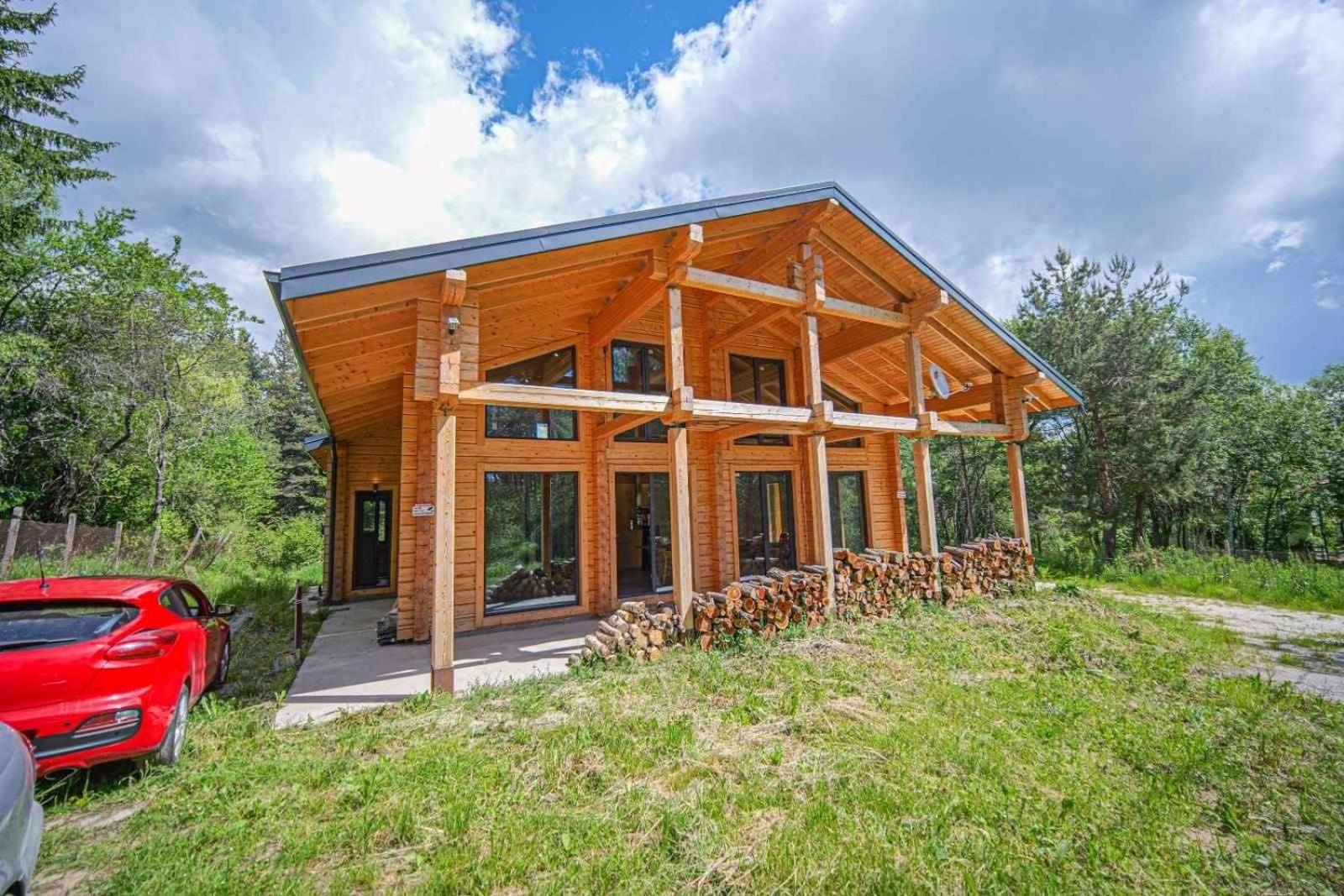 Villa Yarema Forest Residence