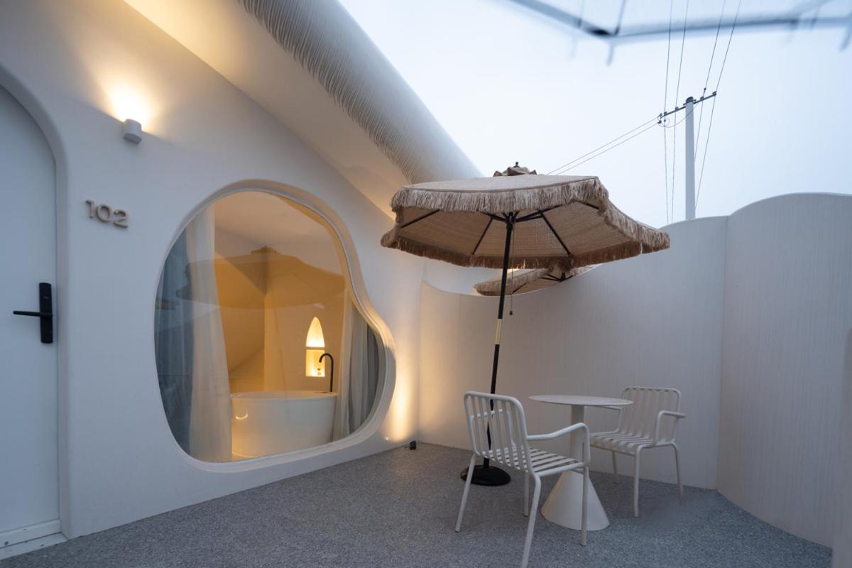 Shanghai Mira Chateau Vacation Homestay