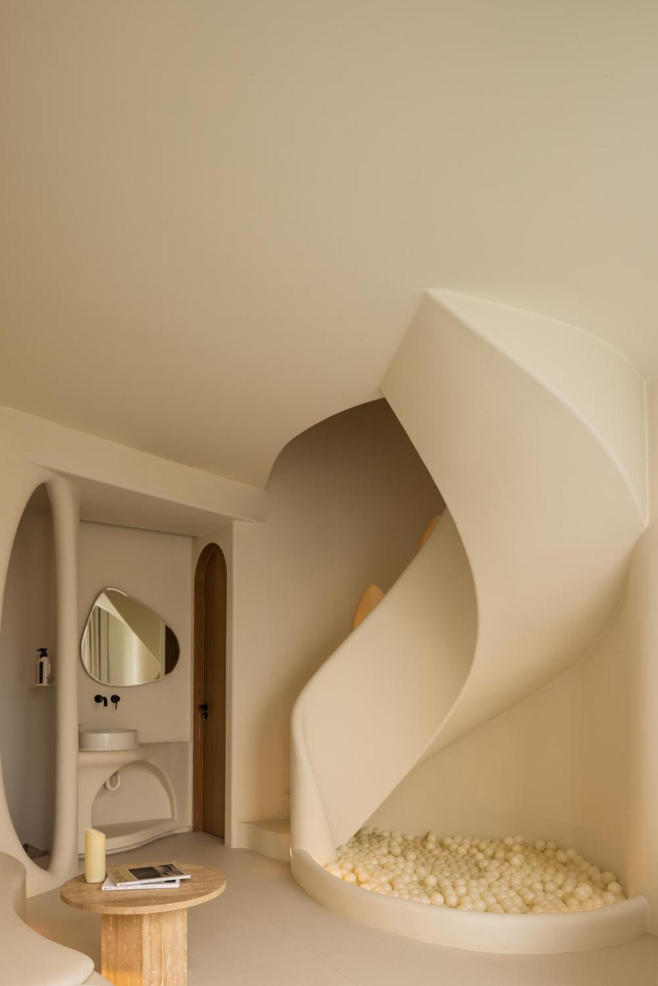 Shanghai Mira Chateau Vacation Homestay