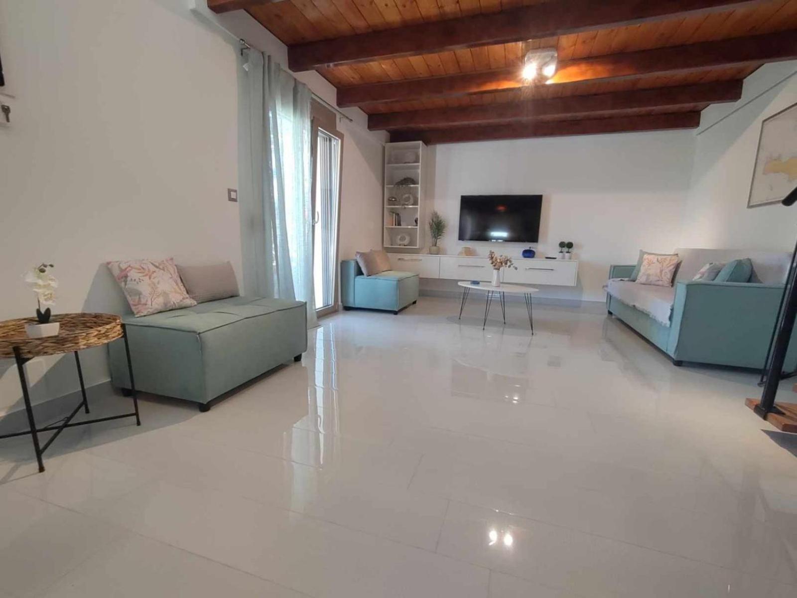LIVAS Residence