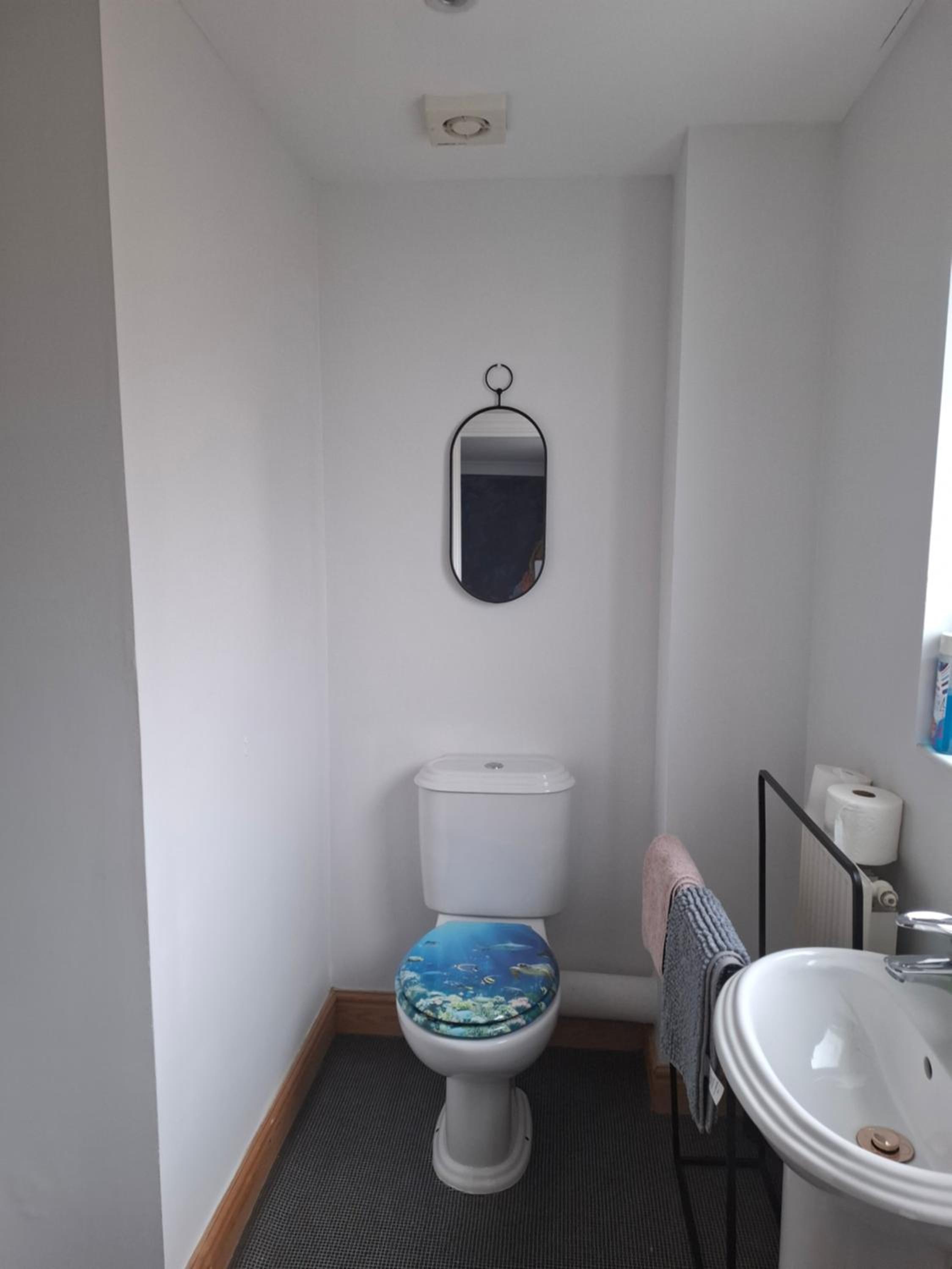 Driftmark Beachfront location Aberavon Beach Sea Views Large Driveway parking private site fibre optic wi fi view 4