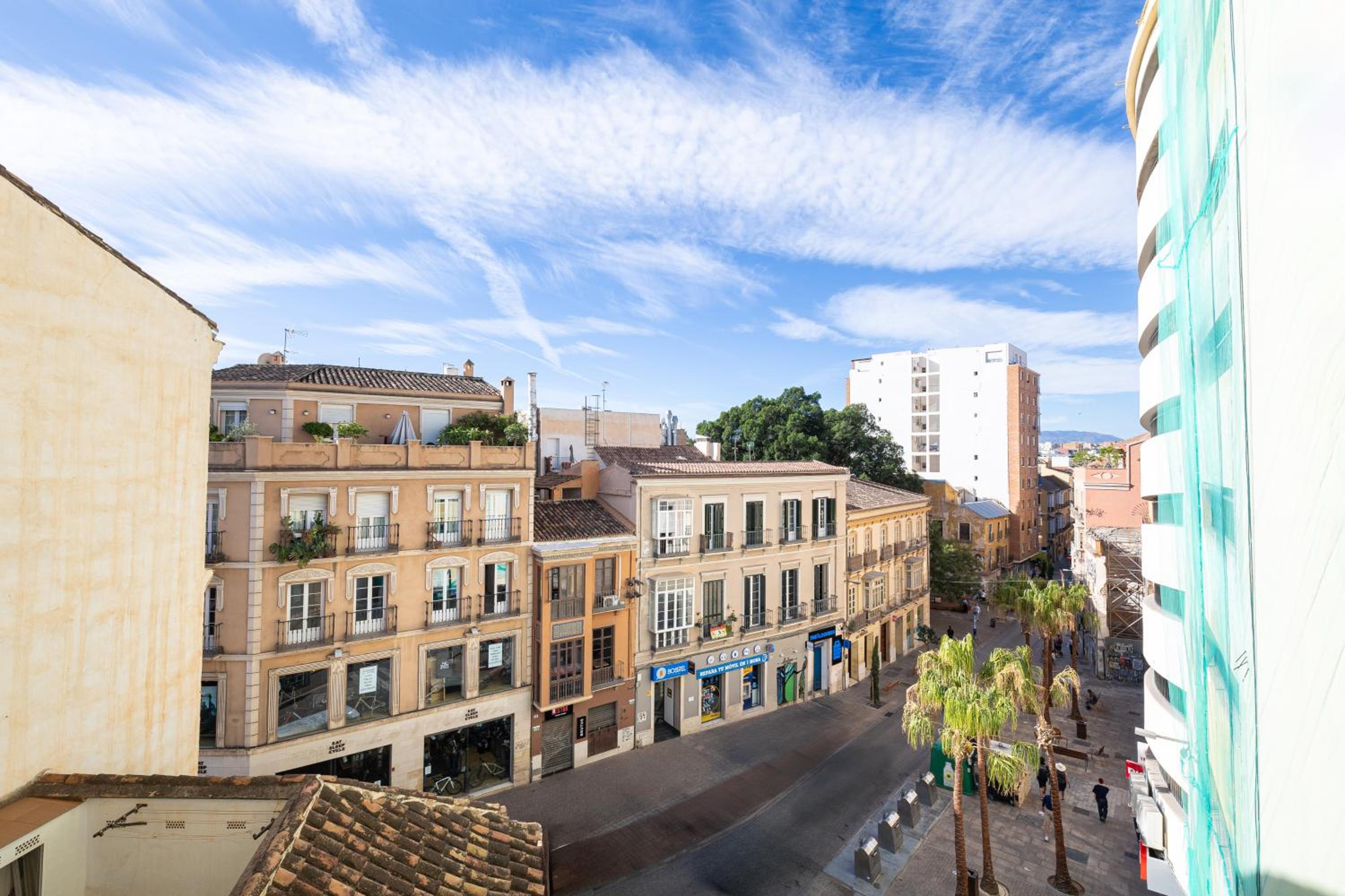 Holidays2Malaga Dos Aceras in Old Town & High Speed Wifi
