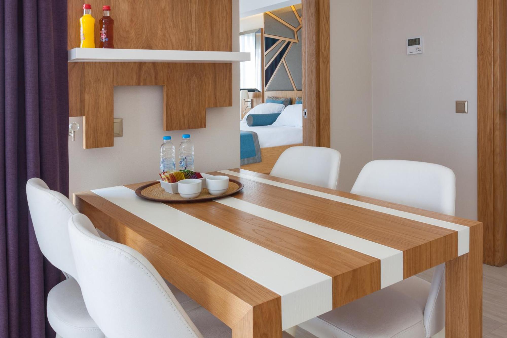 Graf Victor Otel - Image 28