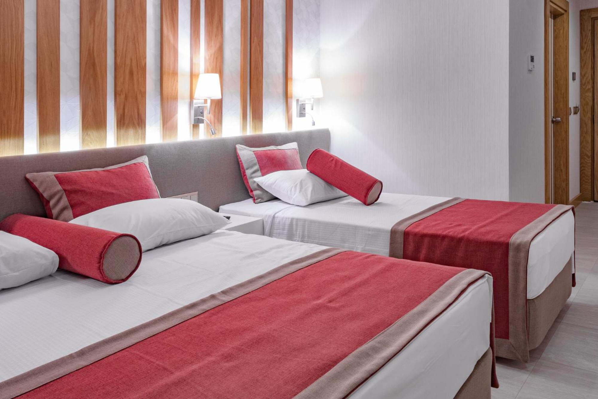 Graf Victor Otel - Image 95