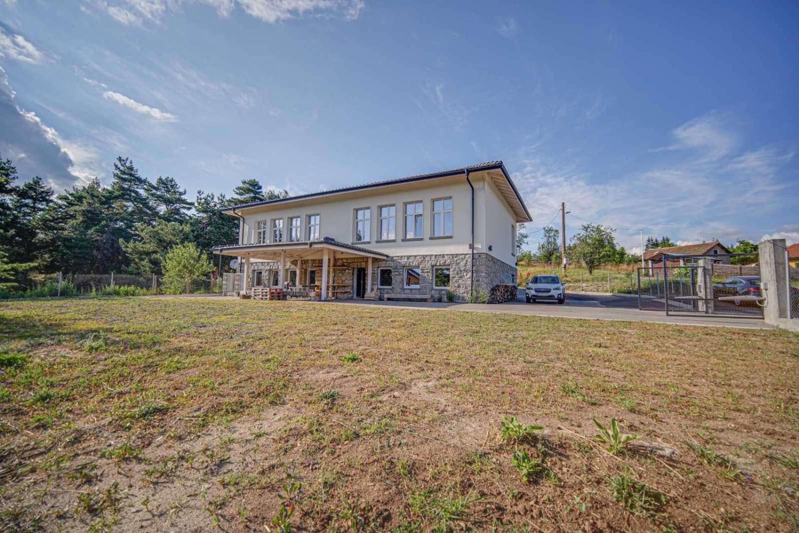 Villa The Old School Plana with Hot Pool & SPA by BookVillaBG
