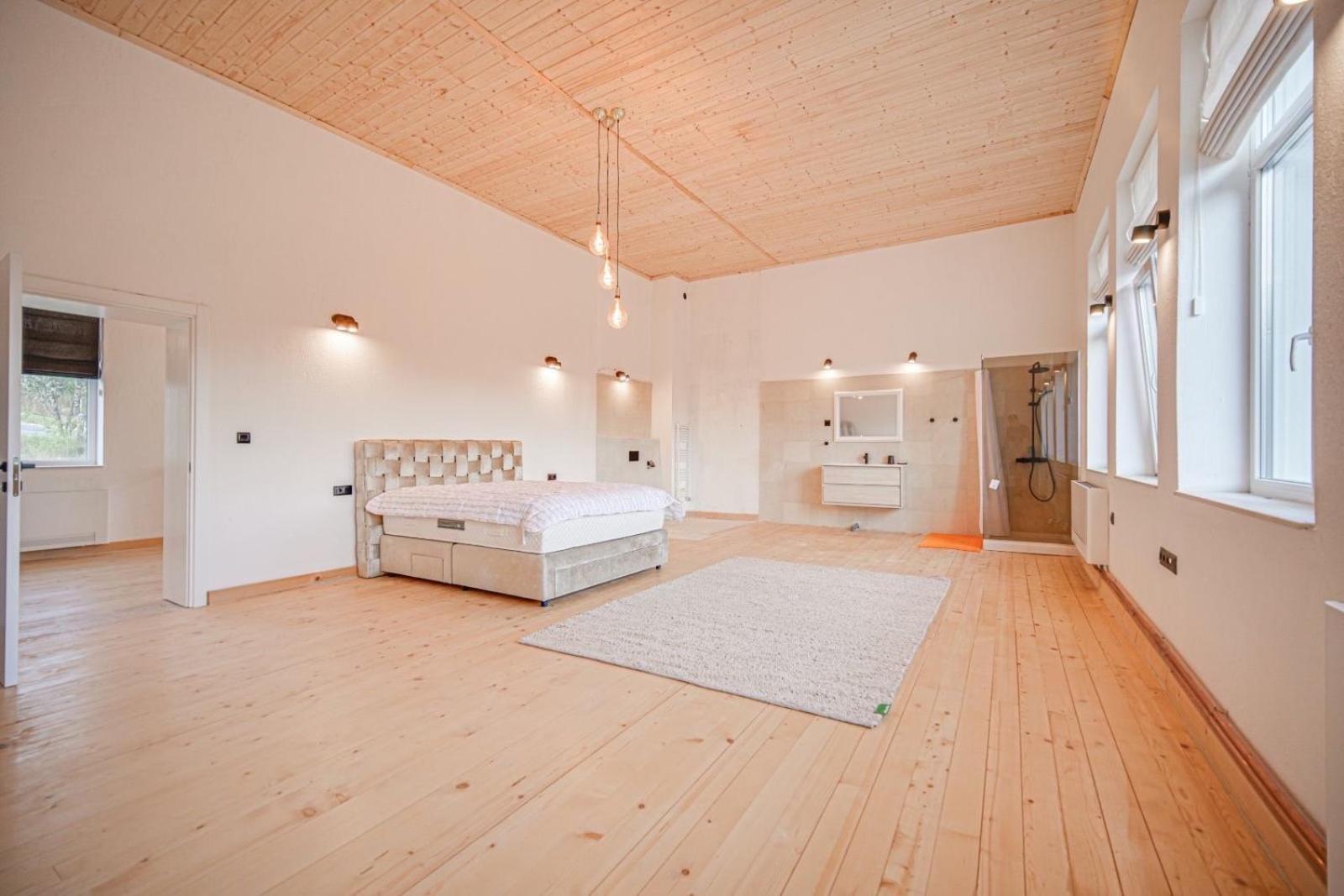 Villa The Old School Plana with Hot Pool & SPA by BookVillaBG