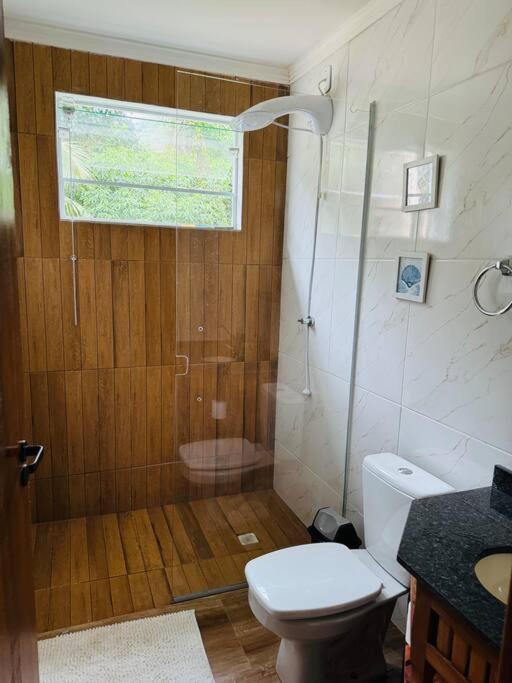 Casa Moderna Em Ilhabela Com Cachoeira