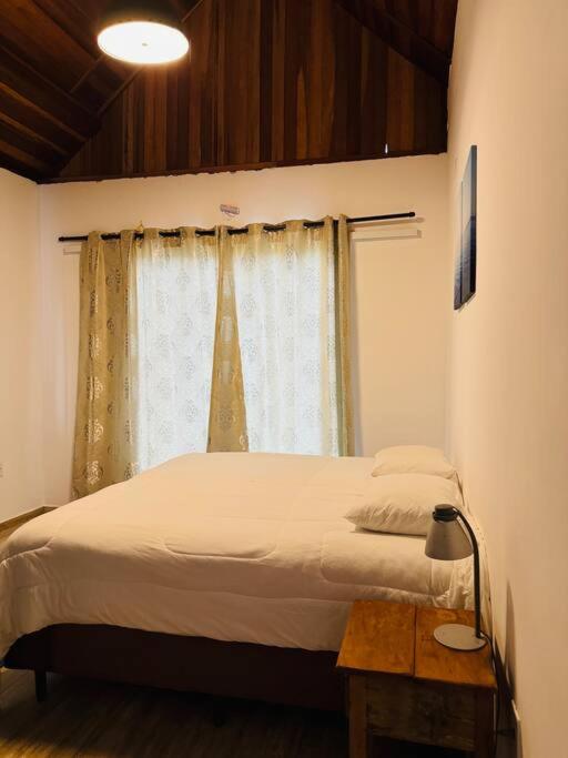 Casa Moderna Em Ilhabela Com Cachoeira