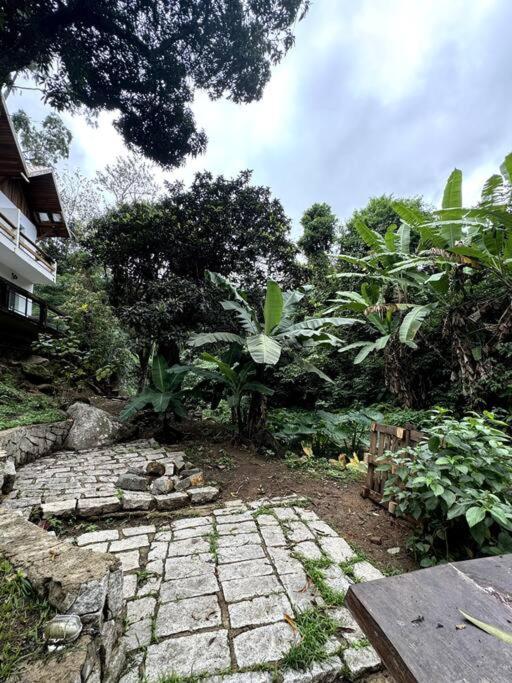Casa Moderna Em Ilhabela Com Cachoeira