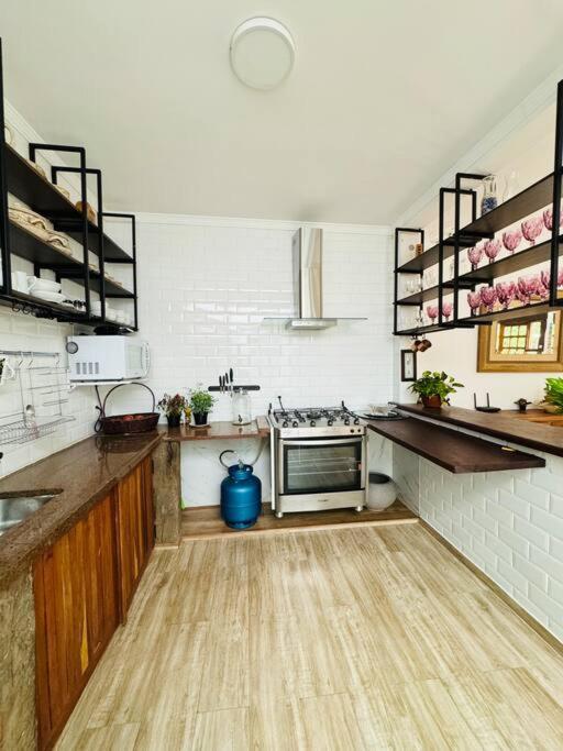 Casa Moderna Em Ilhabela Com Cachoeira