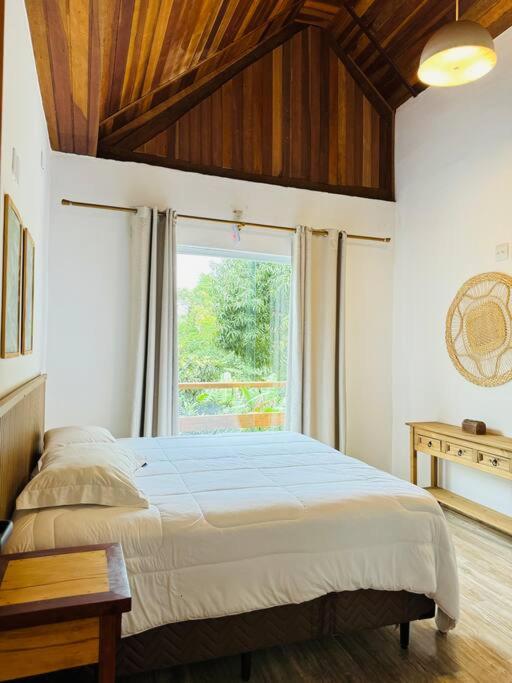 Casa Moderna Em Ilhabela Com Cachoeira