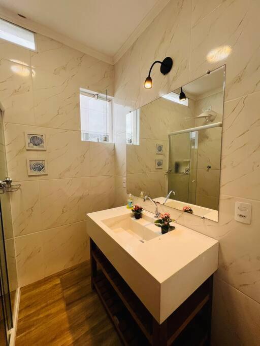 Casa Moderna Em Ilhabela Com Cachoeira