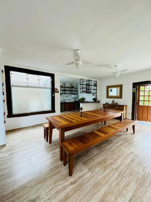 Casa Moderna Em Ilhabela Com Cachoeira