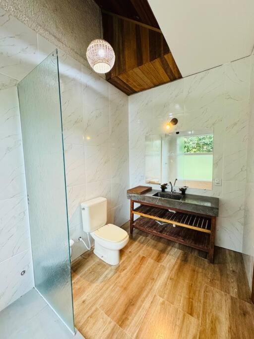 Casa Moderna Em Ilhabela Com Cachoeira