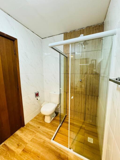 Casa Moderna Em Ilhabela Com Cachoeira