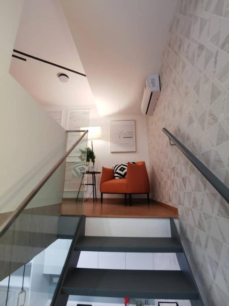 Ekocheras cozy house link MRT shopping mall