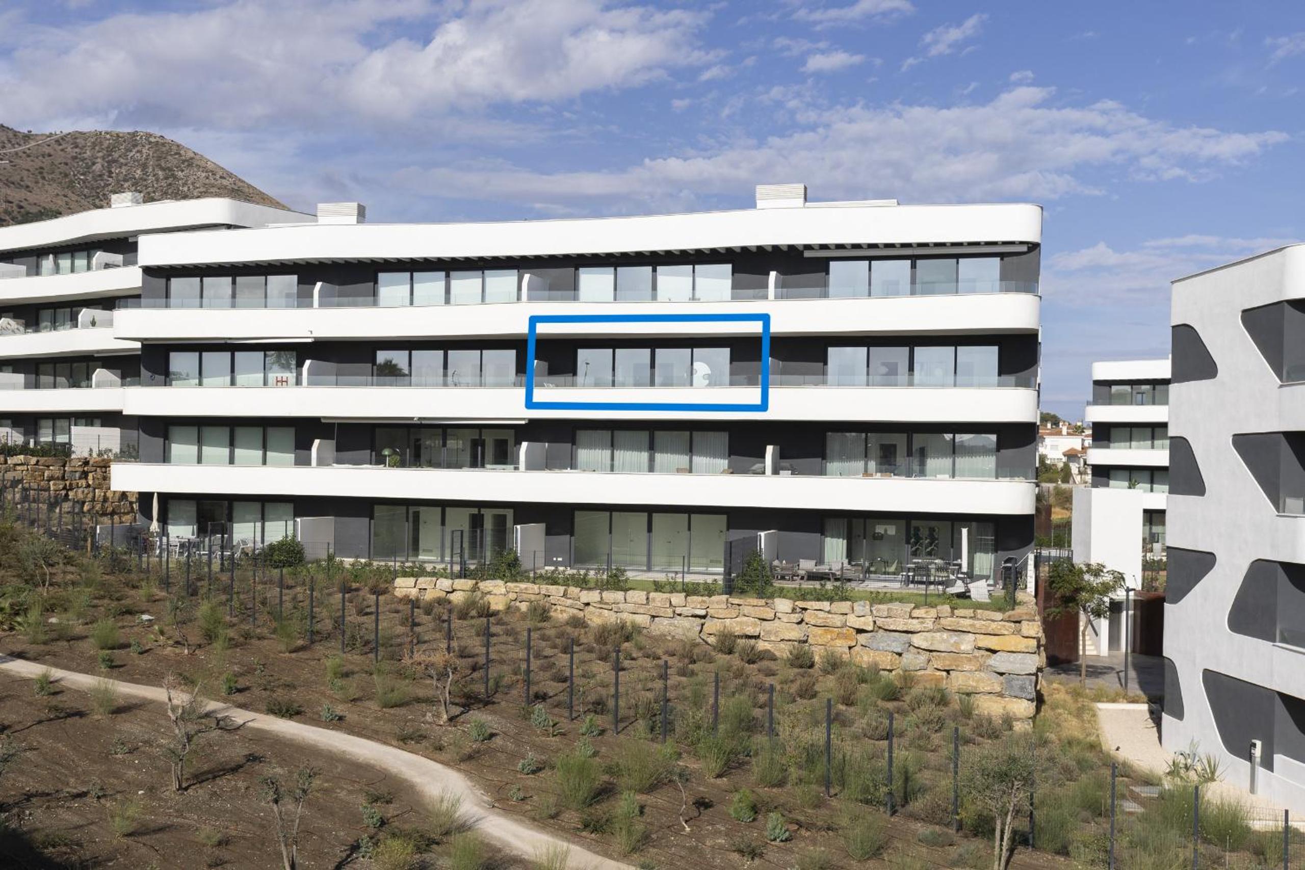 Elegant Luxury Suite with Terrace in Higueron