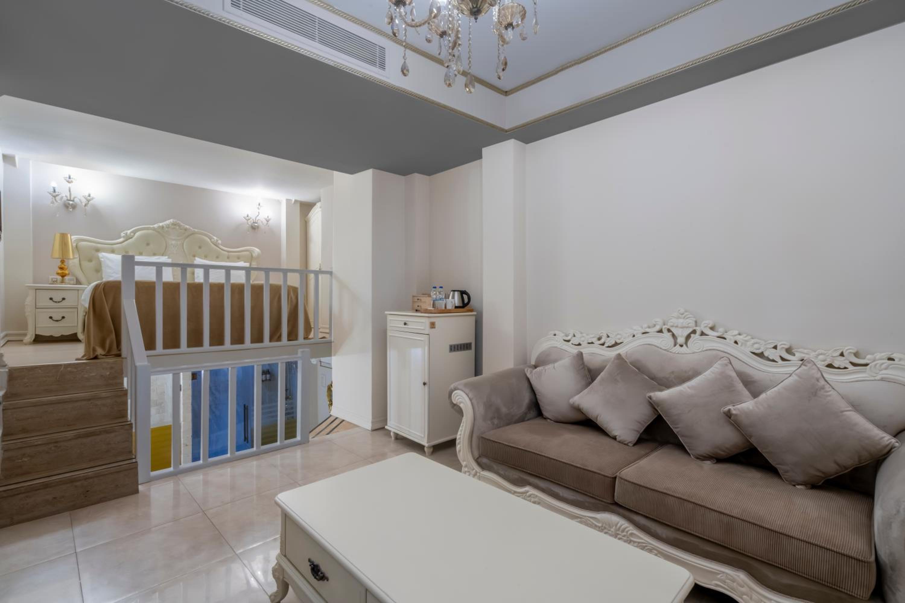 Elegance East Hotel - Image 24