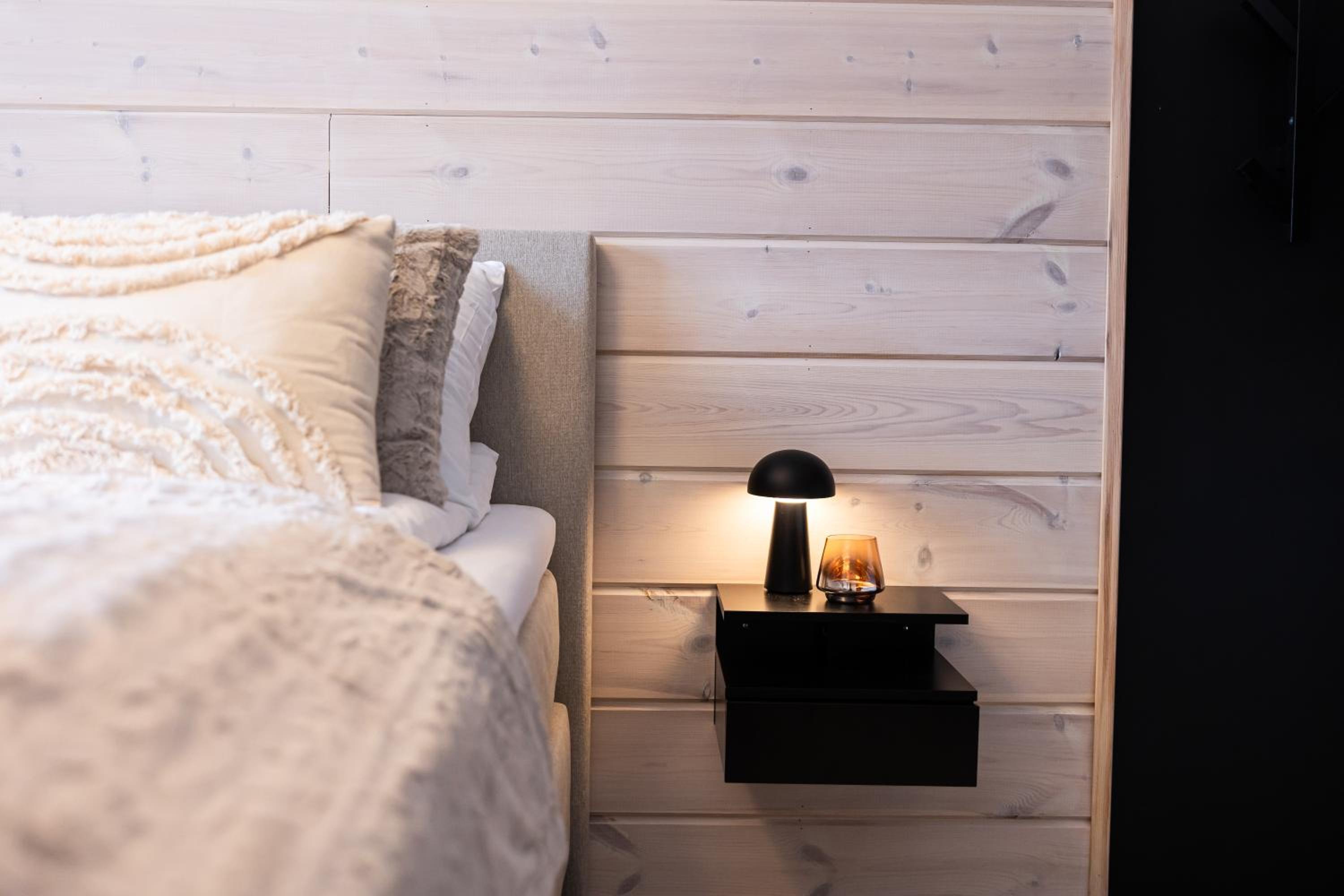 Aurora Chalet with Sauna by Booklapland