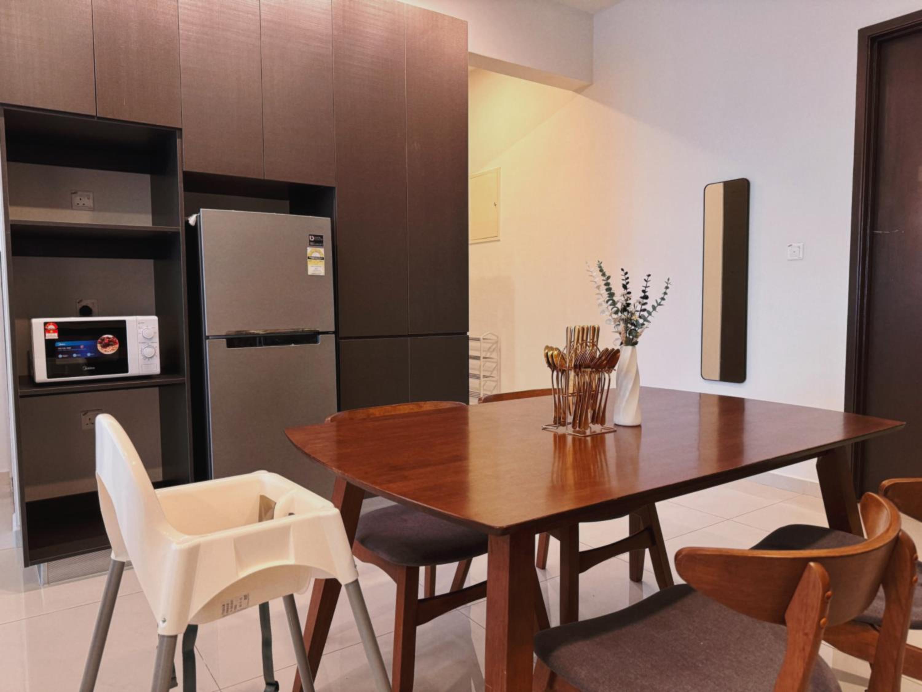 Muji Full Seaview Royal Strand with 2CarParks FOC Netflix Access and Youtube Premium 3Beds 3Bath for 6-12pax by Minshuku