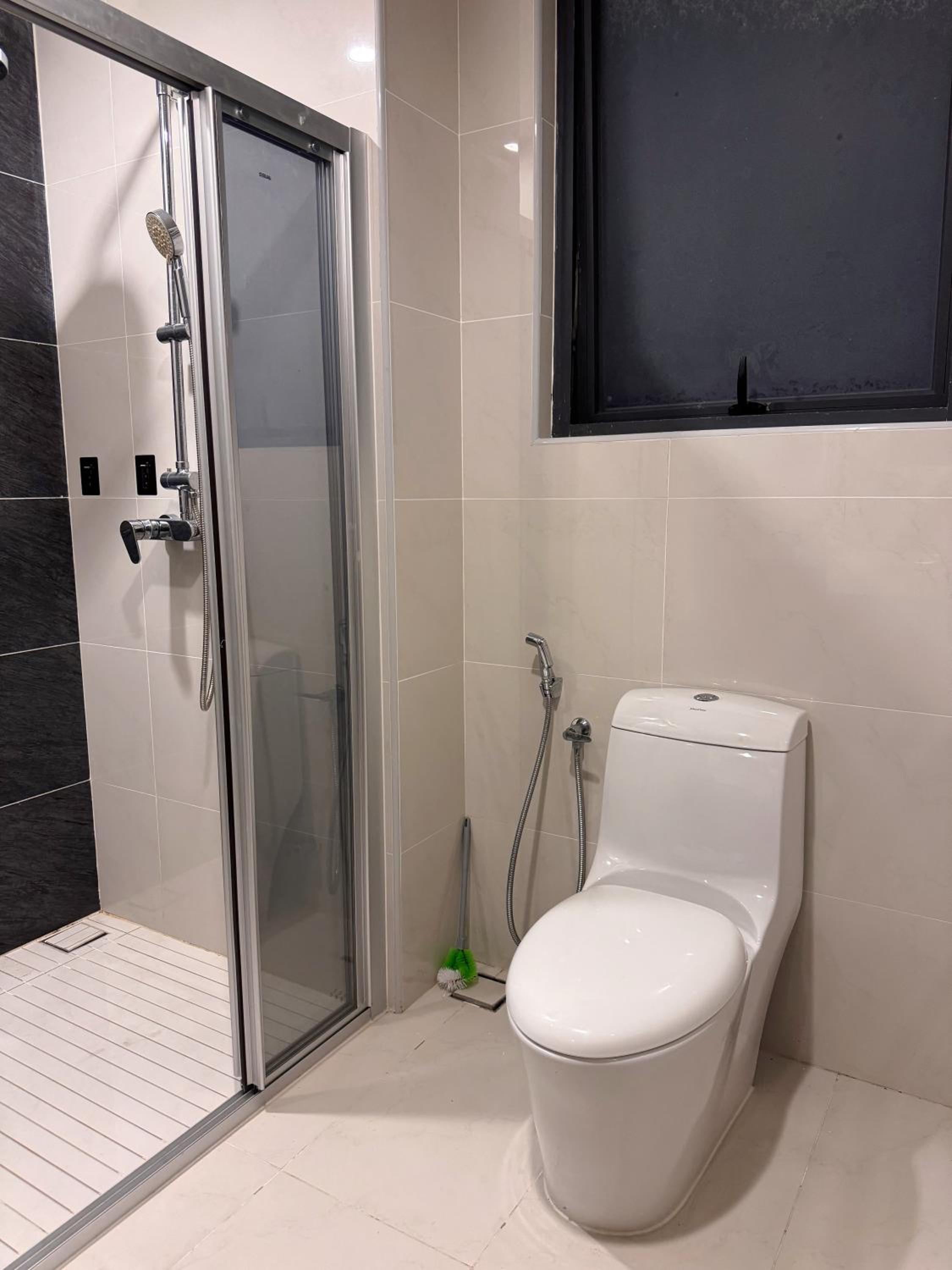 Muji Full Seaview Royal Strand with 2CarParks FOC Netflix Access and Youtube Premium 3Beds 3Bath for 6-12pax by Minshuku