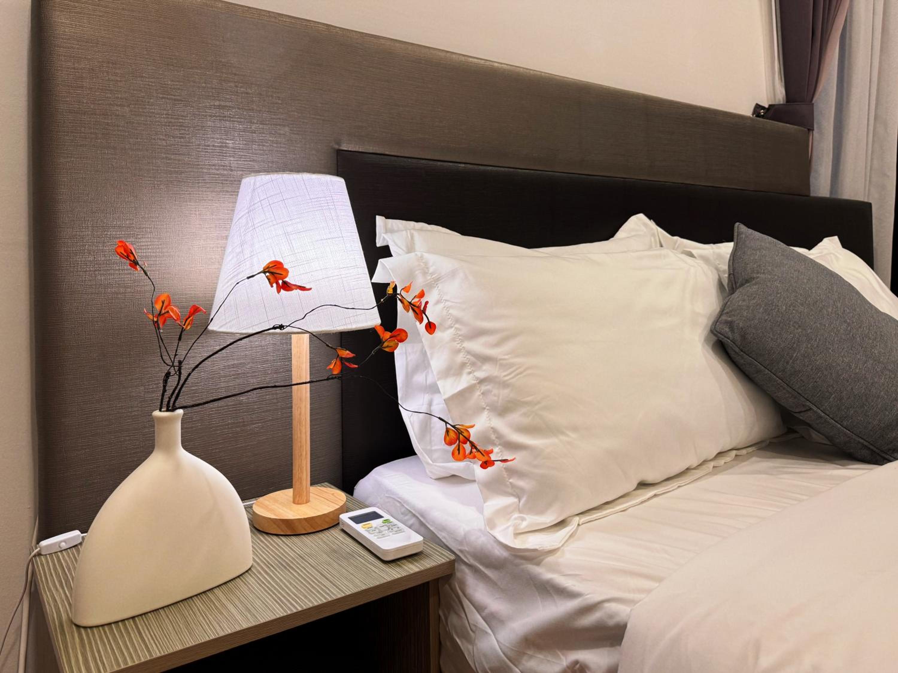Muji Full Seaview Royal Strand with 2CarParks FOC Netflix Access and Youtube Premium 3Beds 3Bath for 6-12pax by Minshuku