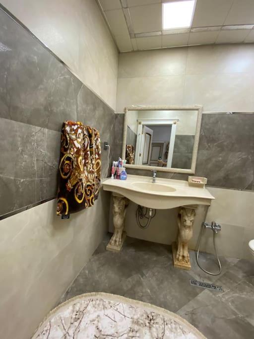 Luxurious apartment in center