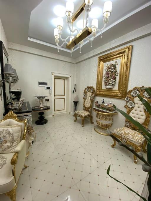 Luxurious apartment in center