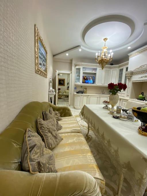 Luxurious apartment in center