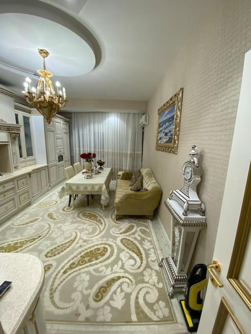 Luxurious apartment in center
