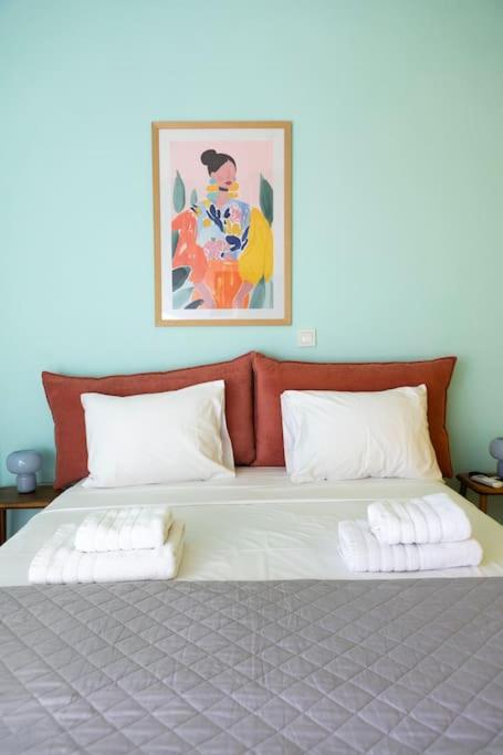 Vibrant Retreat - Funky Style and Acropolis View photo 5