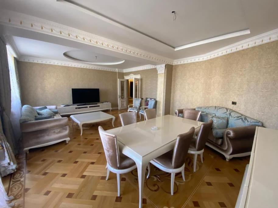 Two-Bedroom Deluxe Apartment with Balcony