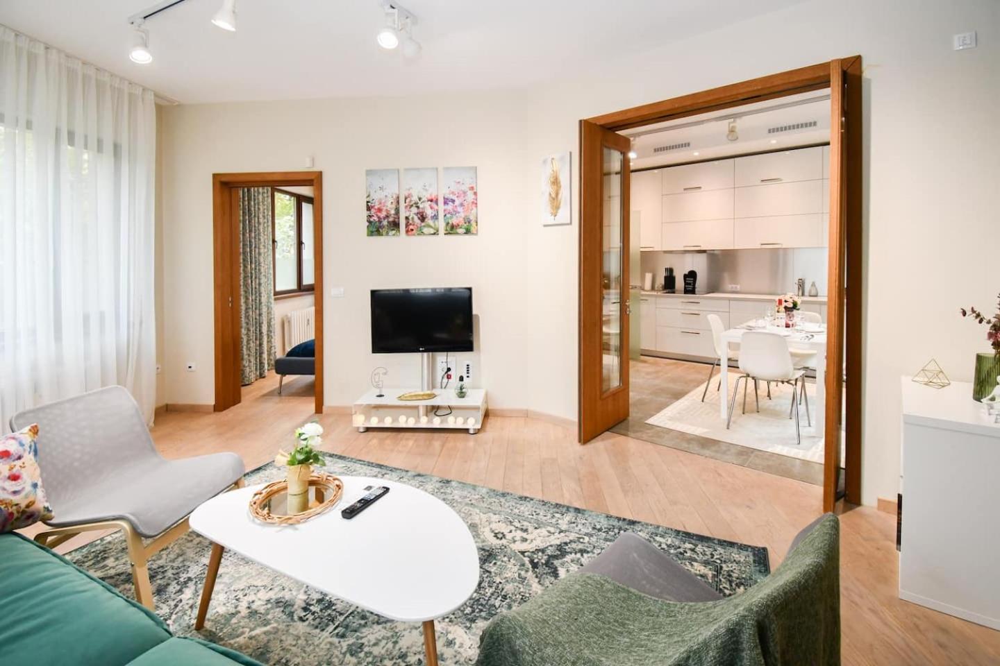 You Will This New Modern & Spacious Apt!