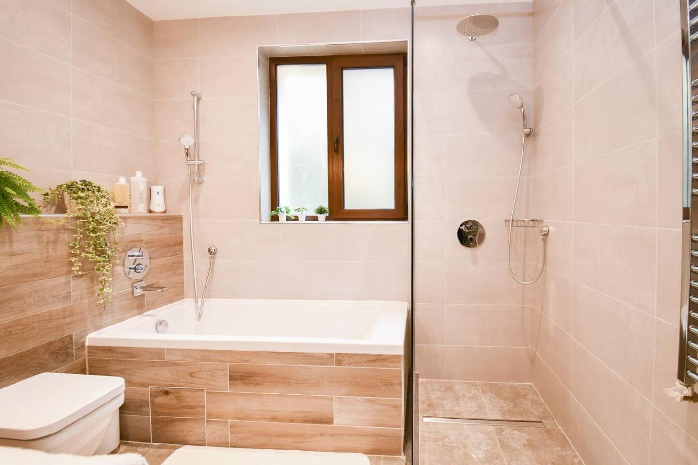 You Will This New Modern & Spacious Apt!