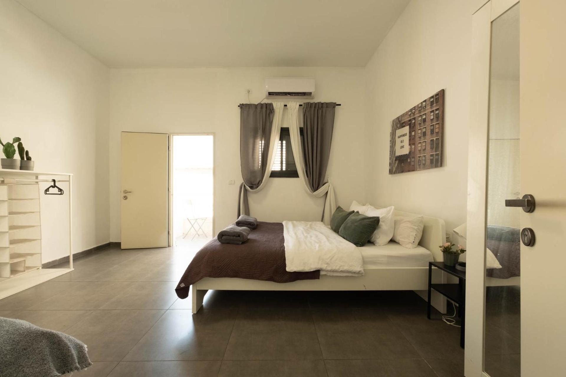 Yishcon Luxury Apartment By Nimizz view 2
