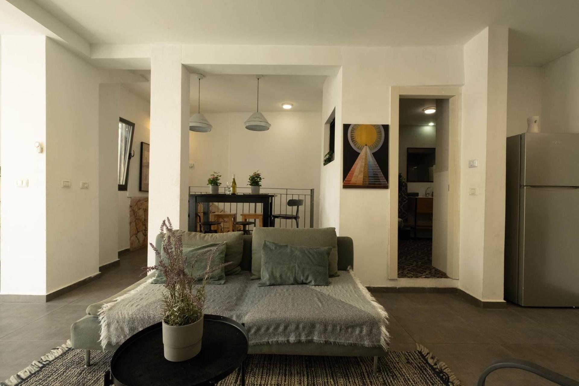 Yishcon Luxury Apartment By Nimizz view 4