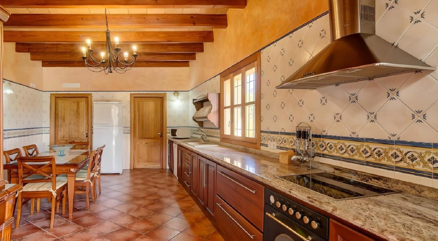 Villa Cas Mestre con piscina en entorno rural view 5