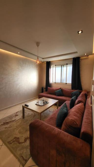 Charming 2 Bedrooms, Between Airport and Beach, Quiet area, Free zone view 2