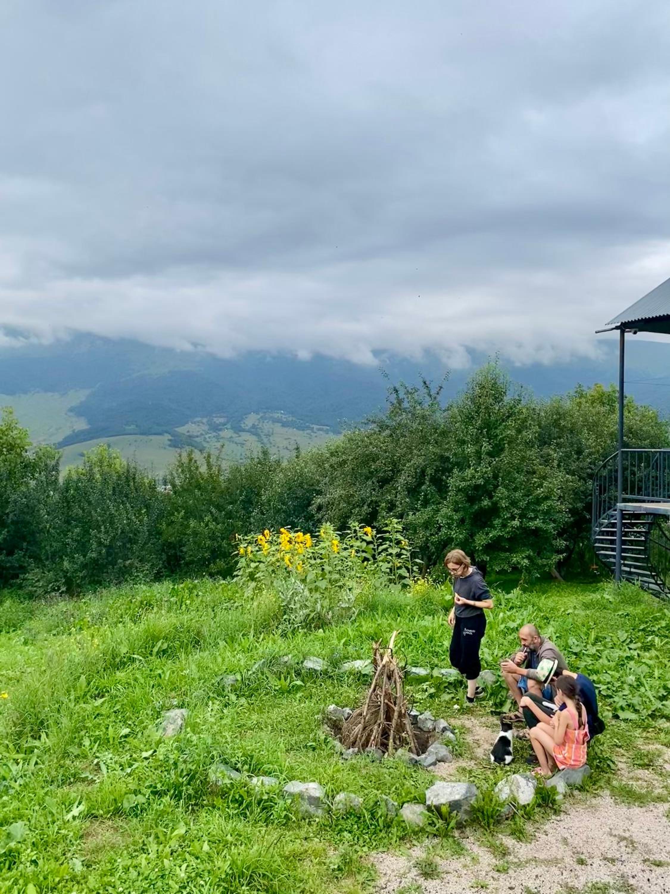 Dez Guest House with Mountain View