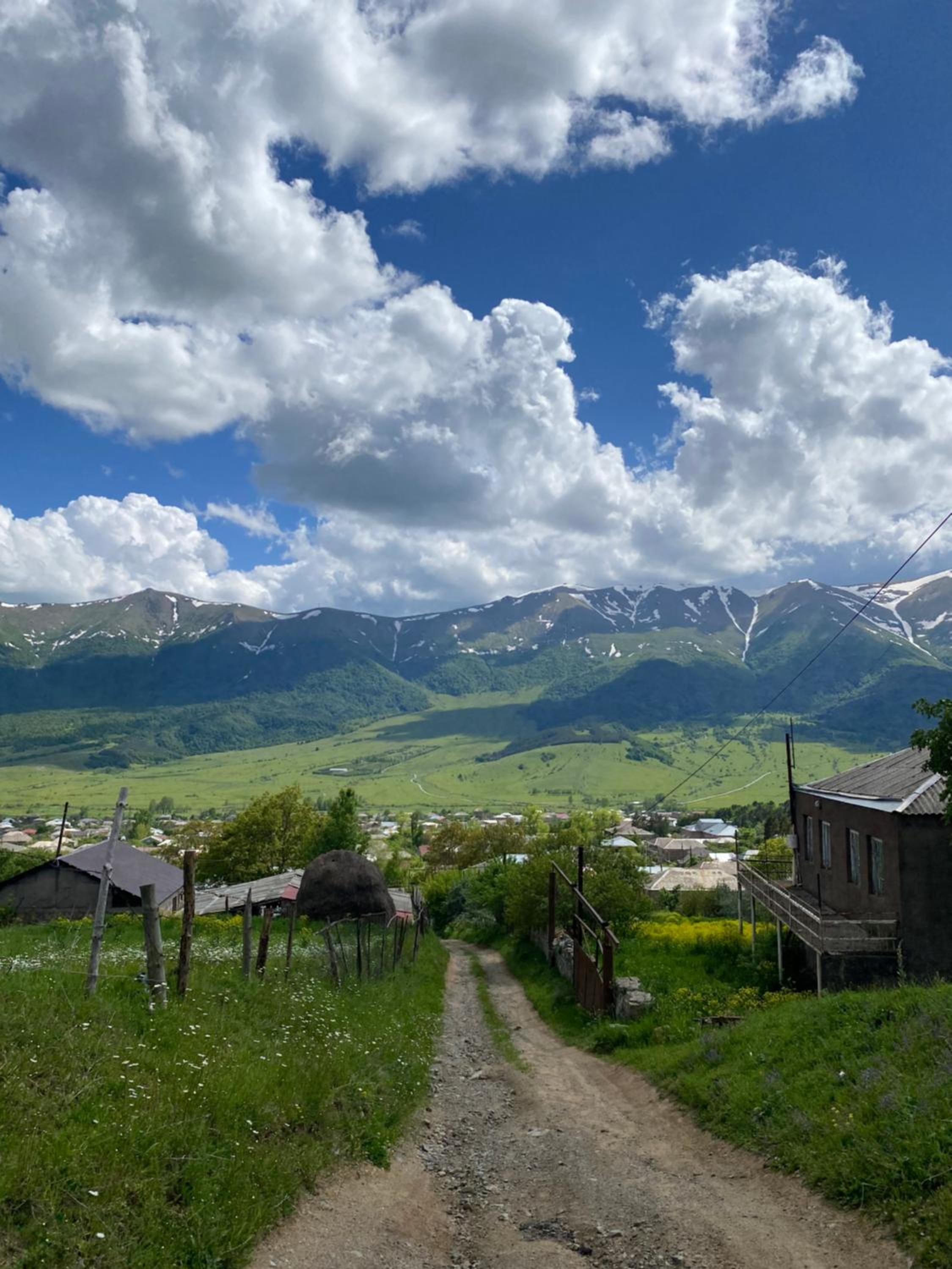 Dez Guest House with Mountain View