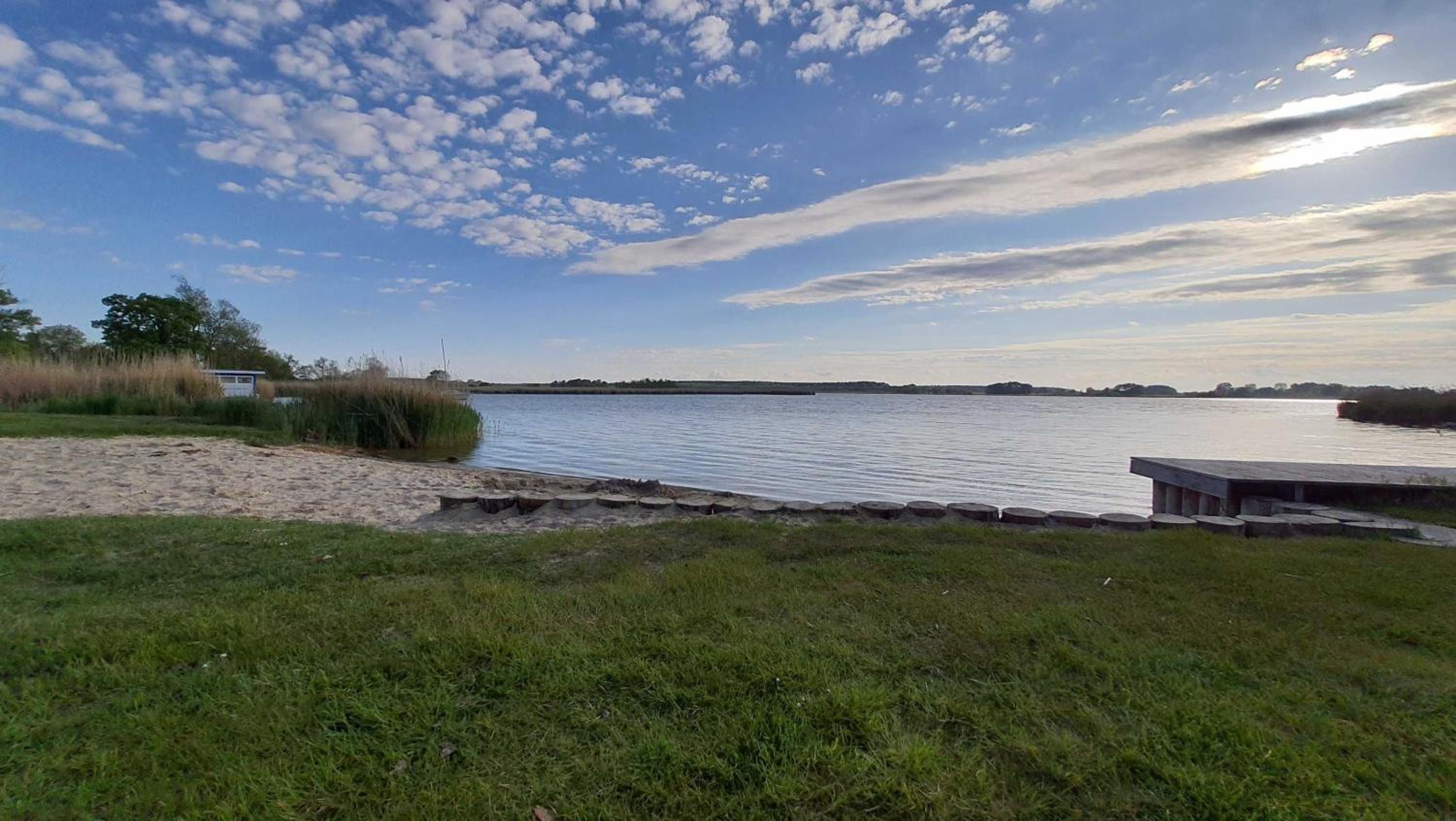 5 Sterne Ferienwohnung Dewichow mit Wasserblick & WLAN