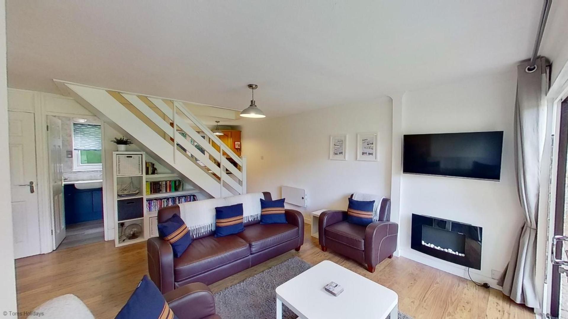 88 Strawberry Hill, Tolroy Manor view 3